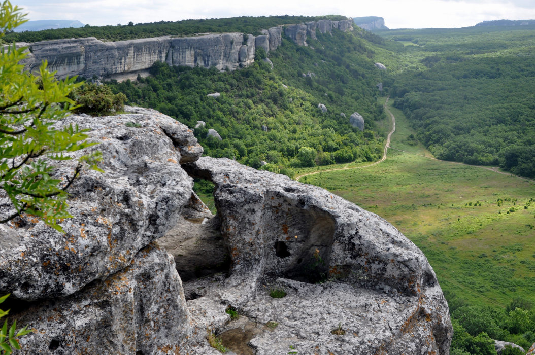 Пещерный город Эски-Кермен, изображение ландшафта.