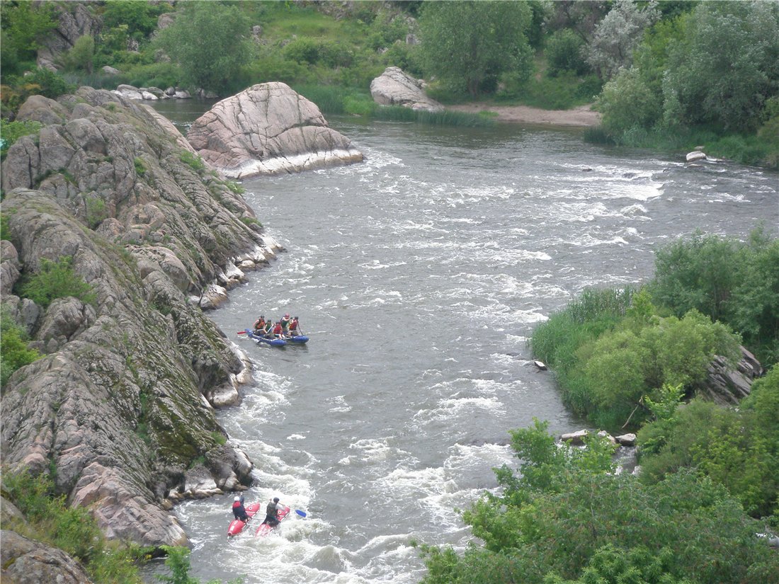 Бурная река, изображение ландшафта.