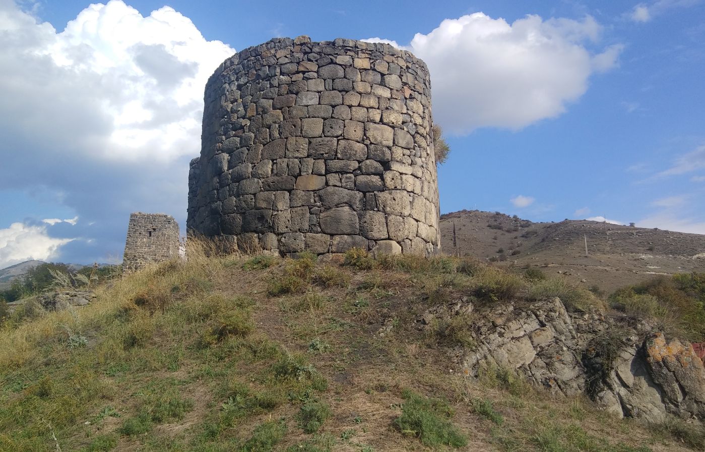 Окрестности города Аспиндза, изображение ландшафта.