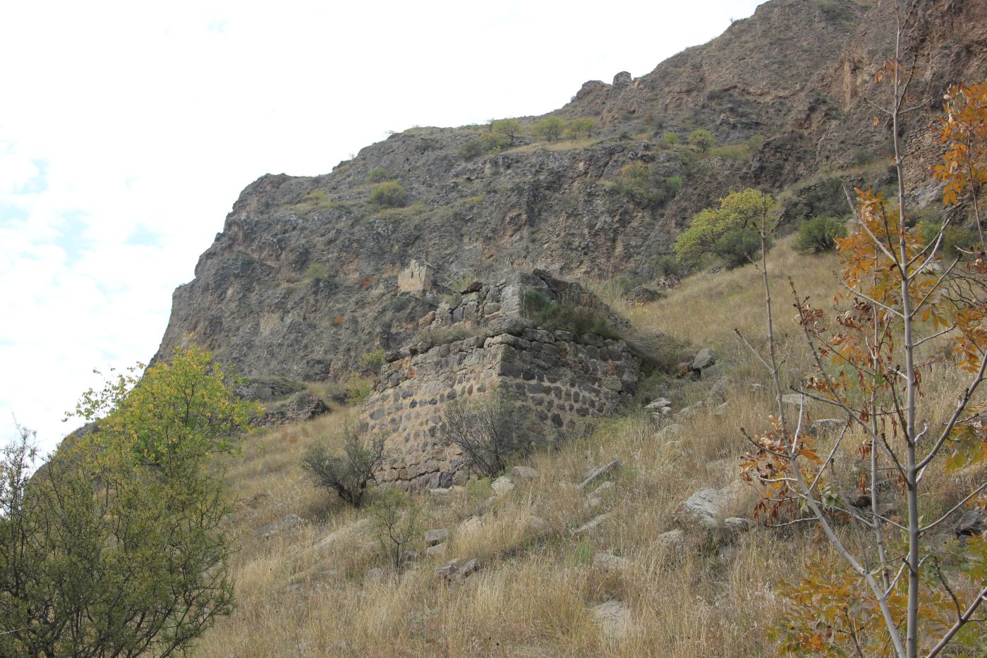 Окрестности крепости Тмогви, изображение ландшафта.