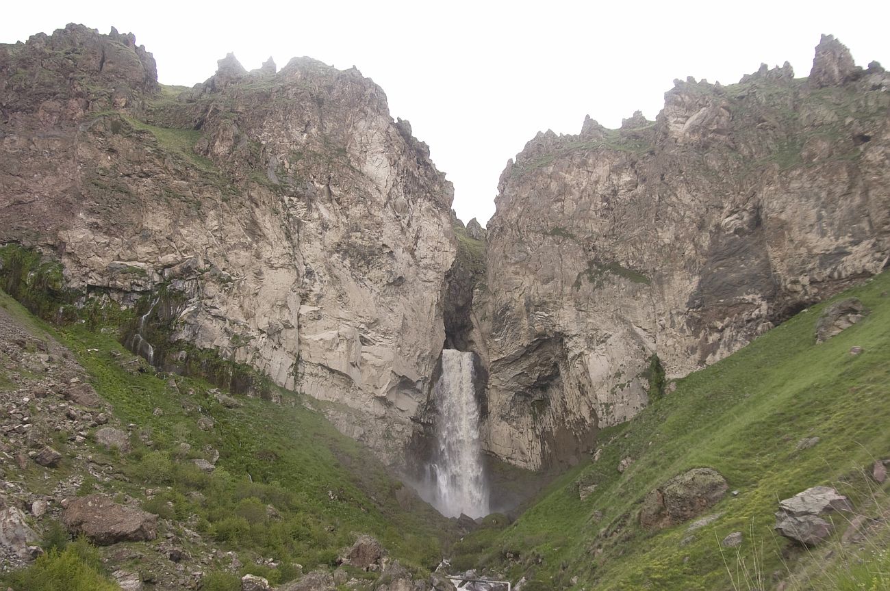 Водопад Султан, изображение ландшафта.
