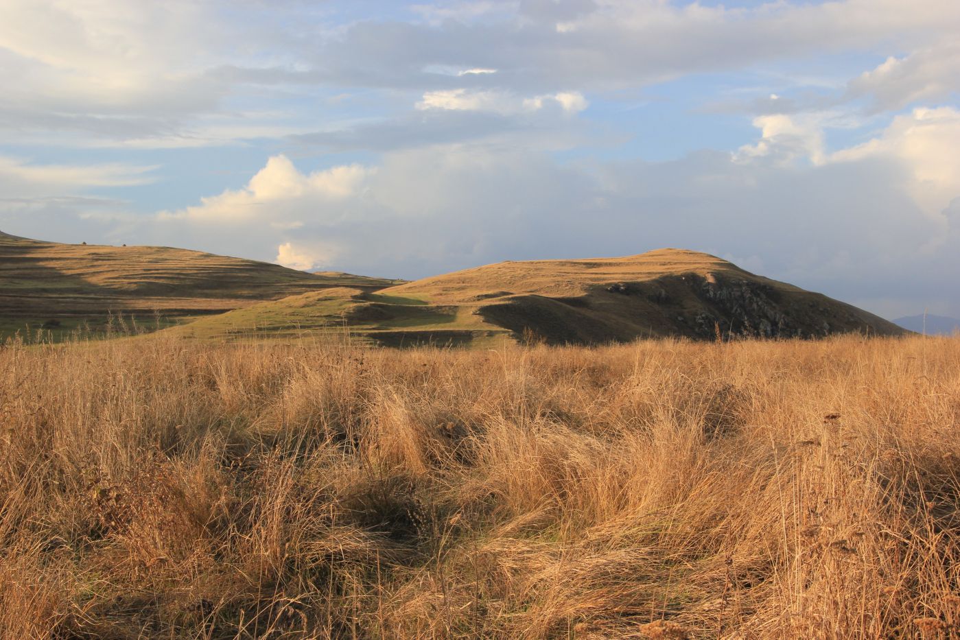 Окрестности Зеда-Тмогви, изображение ландшафта.