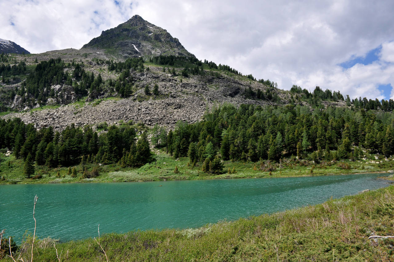 Озеро Поперечное, изображение ландшафта.