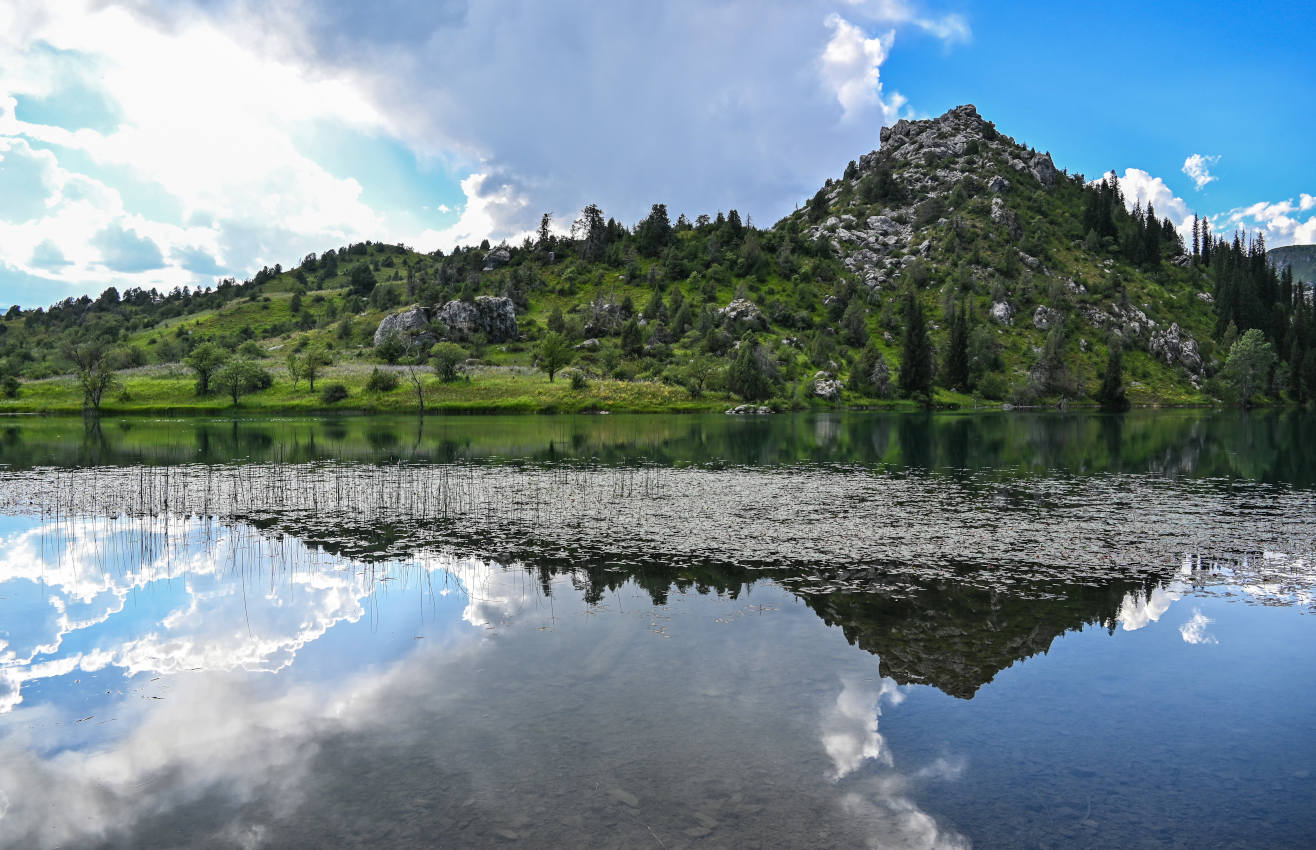 Озеро Ири-Кёль, изображение ландшафта.