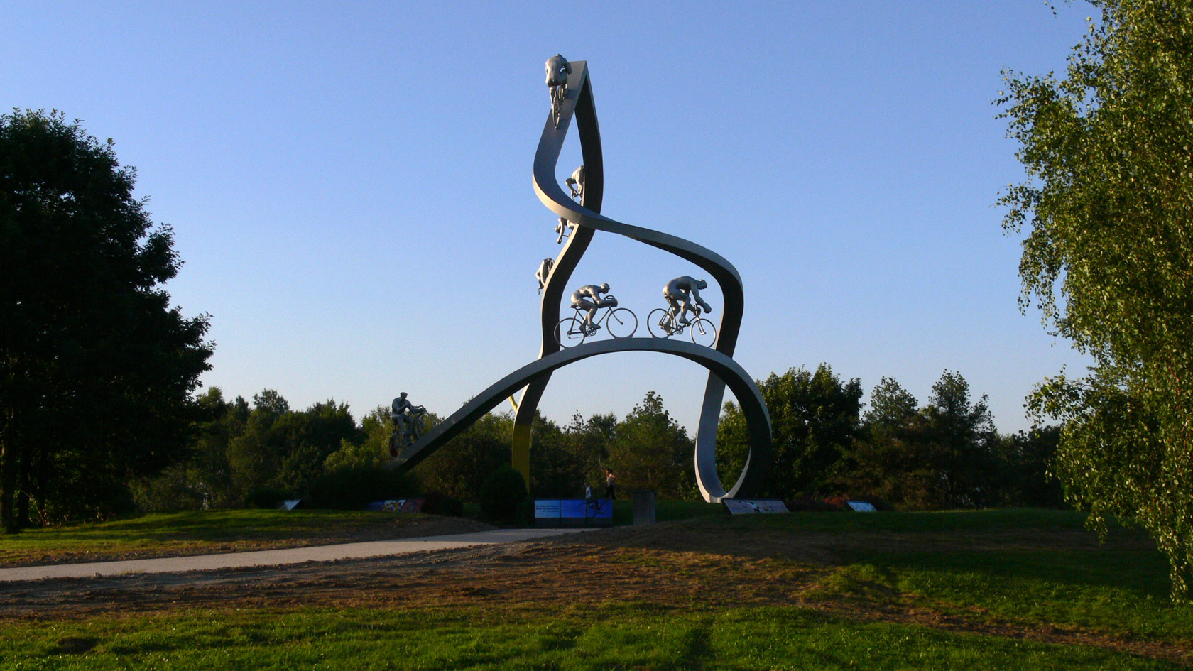 Скульптура Тур де франс, изображение ландшафта.
