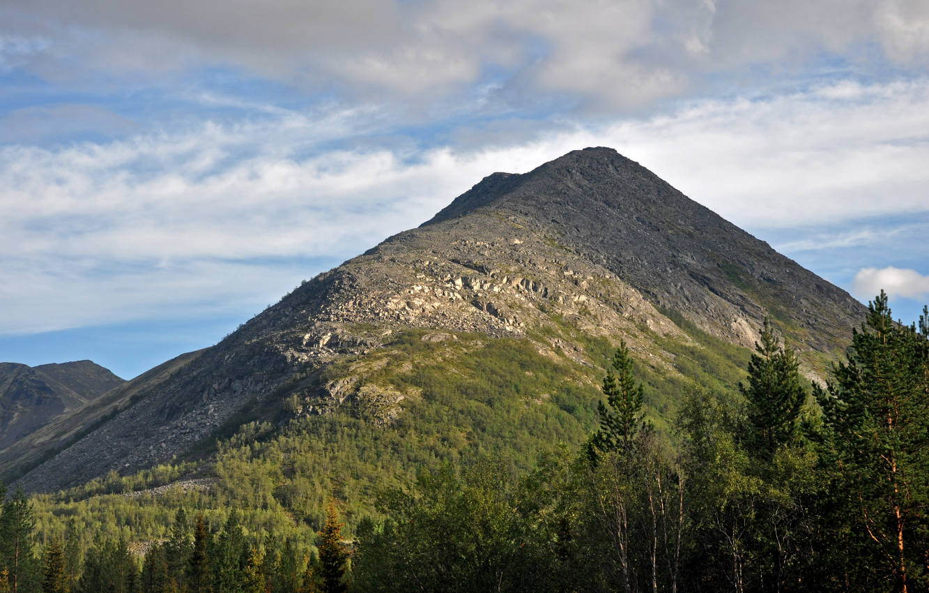 Северный склон горы Куэльпорр, изображение ландшафта.