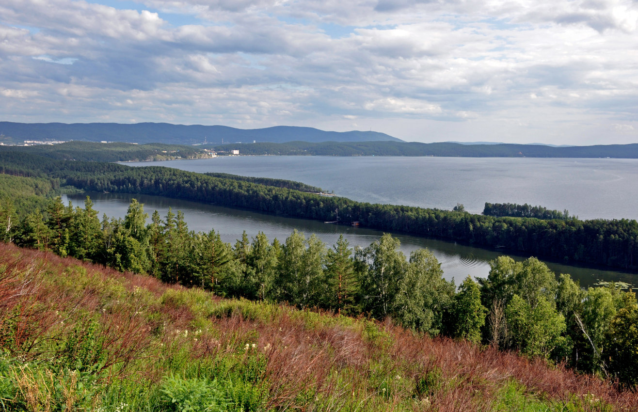 Озеро Тургояк, изображение ландшафта.