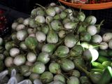 Solanum melongena. Плоды. Таиланд, Краби. 18.06.2013.