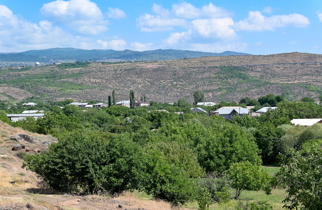 Окрестности села Агарак, изображение ландшафта.
