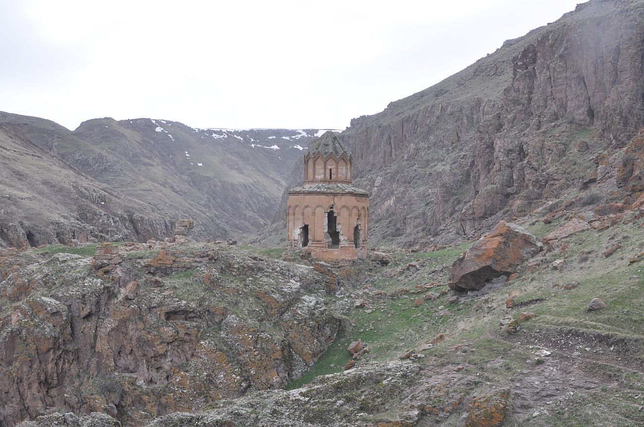 Окрестности монастыря Хтзконк, image of landscape/habitat.