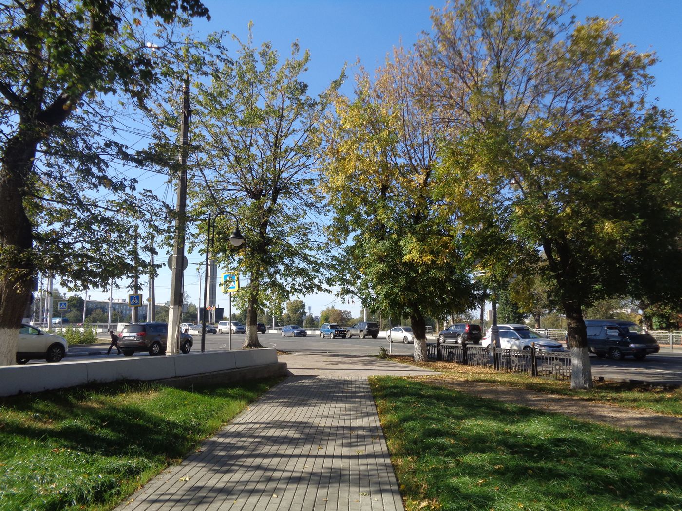 Сквер у Медуниверситета, image of landscape/habitat.