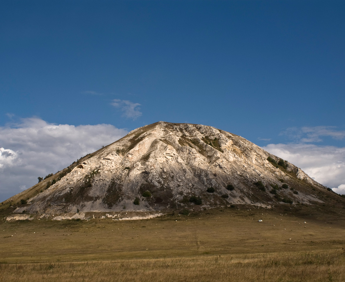 Гора Тра-тау, изображение ландшафта.