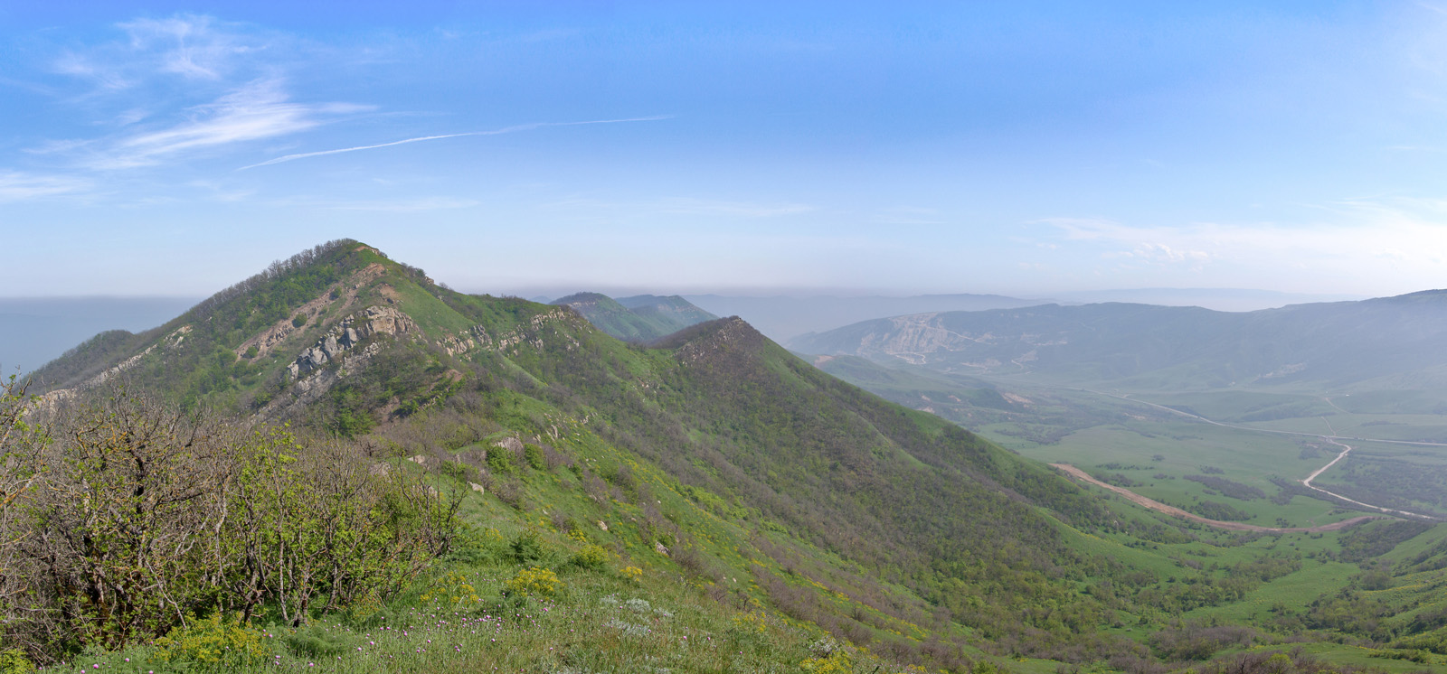 Хребет Нарат-Тюбе, изображение ландшафта.