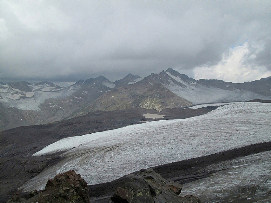 Большое Эльбрусское озеро, image of landscape/habitat.