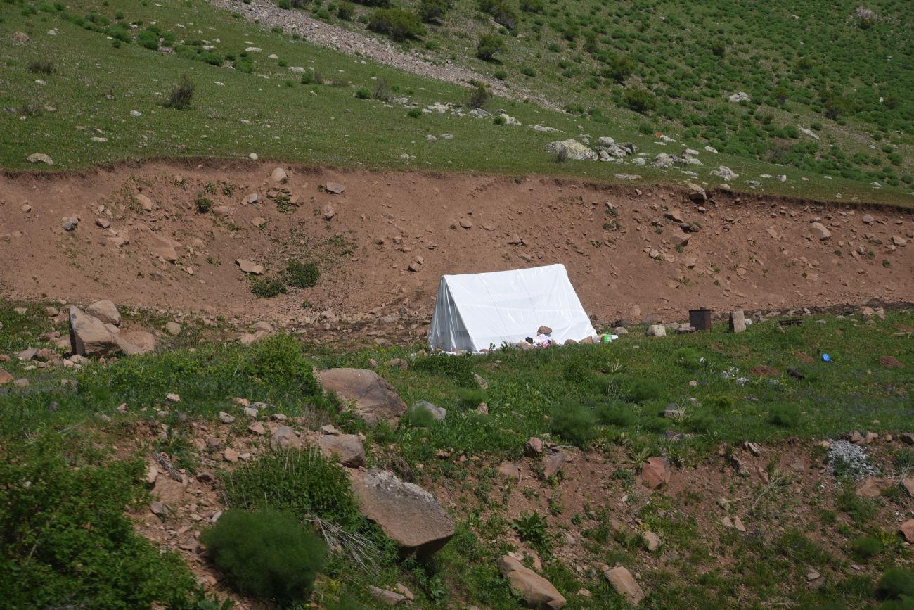 Юкарикент-Гечиды, изображение ландшафта.