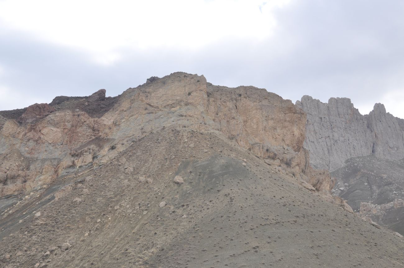 Окрестности дворца Исхак Паши, image of landscape/habitat.