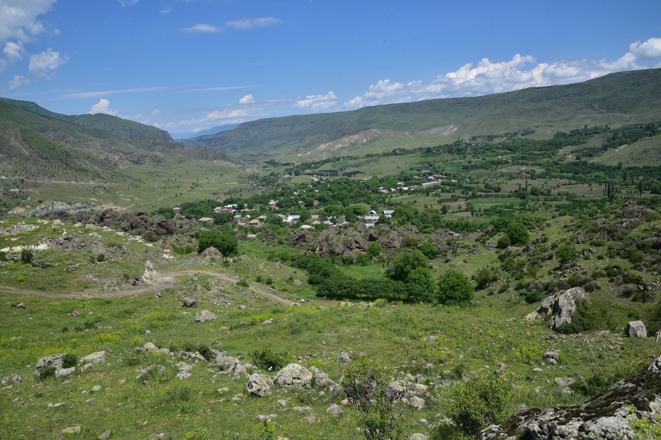 Окрестности села Тмогви, изображение ландшафта.