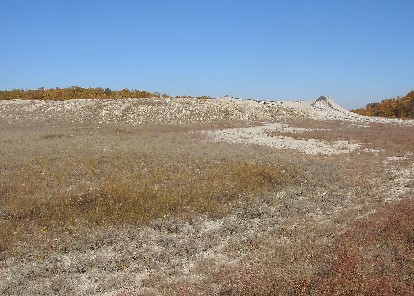 Грязевой вулкан Шуго, image of landscape/habitat.