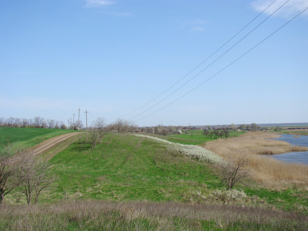 Остепнённый склон над рекой Ея, image of landscape/habitat.