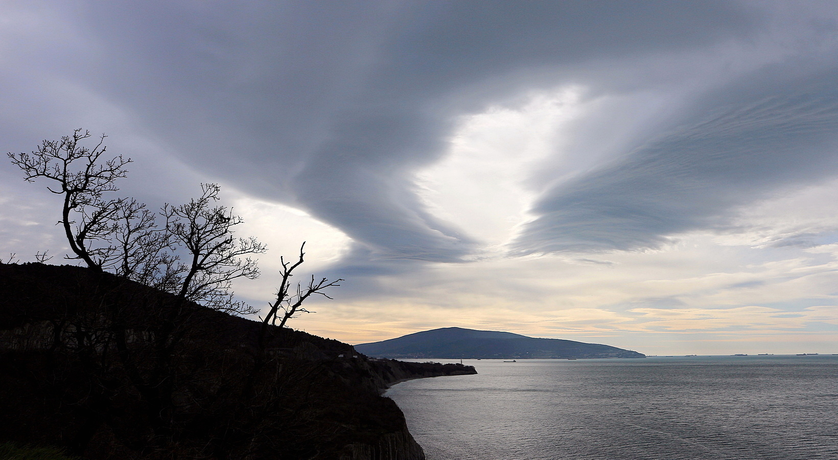 Берег моря у мыса Пенай, изображение ландшафта.