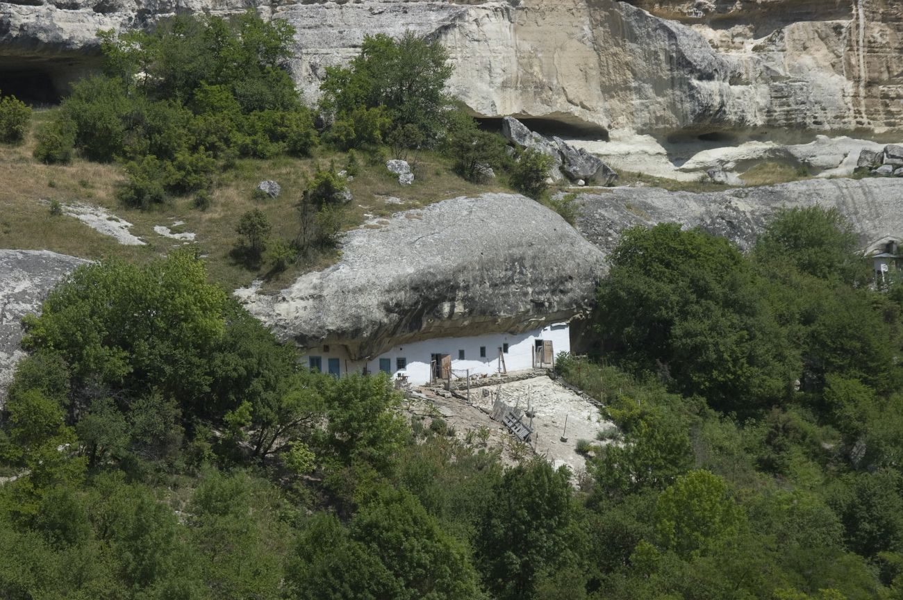 Чуфут-Кале, image of landscape/habitat.