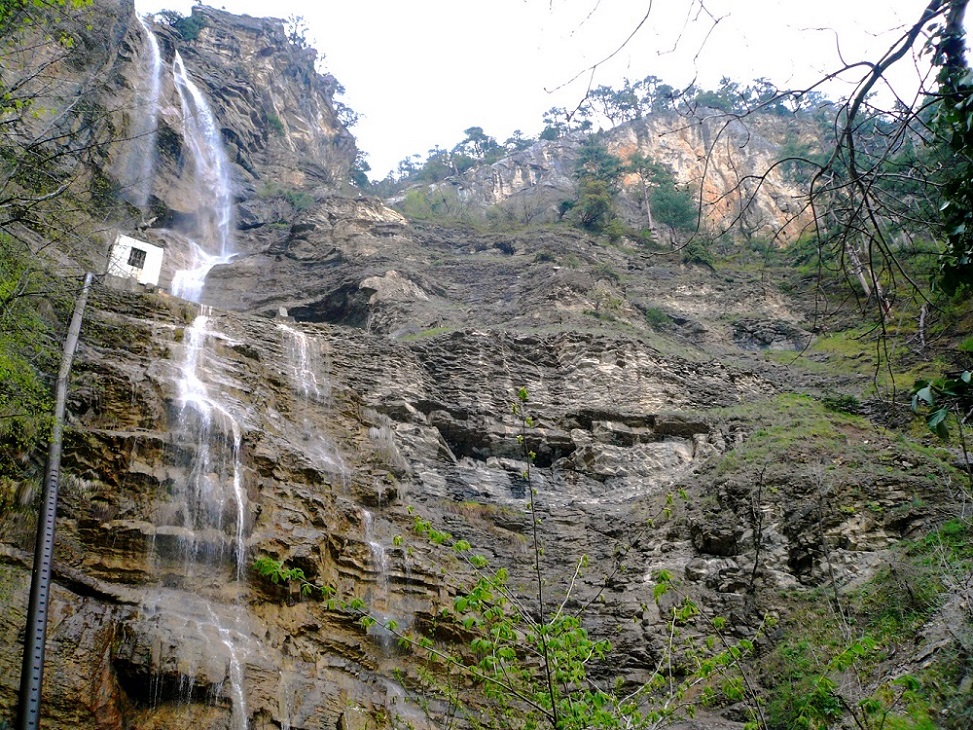 Высота водопада учан су в крыму. Река Учан Су. Ялтинский Горно-Лесной природный заповедник водопад. Горное лесничество Ялта водопад. Сделать описание реки Учан Су.