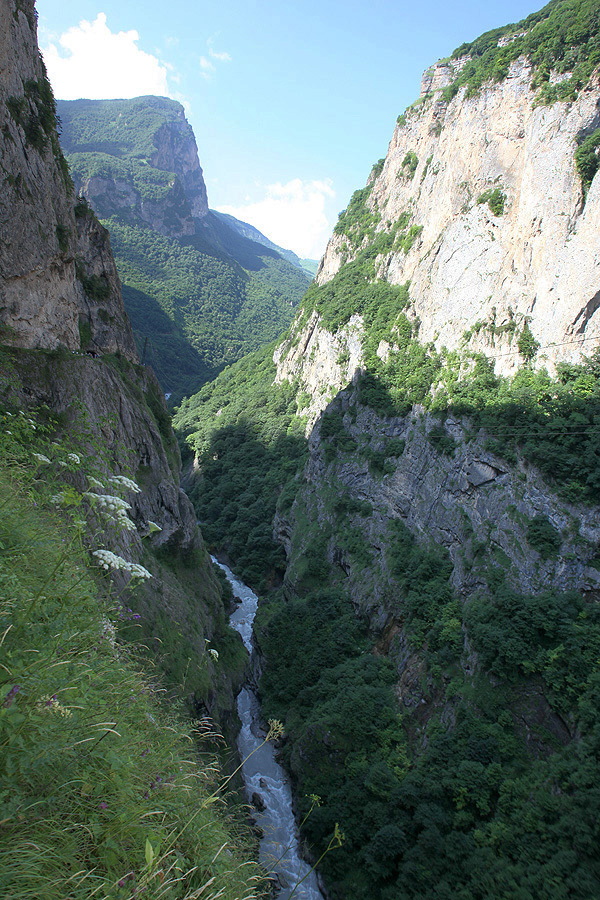 Черекская теснина, image of landscape/habitat.