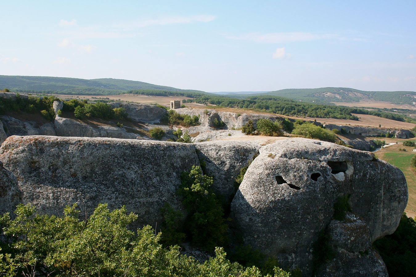 Пещерный город Эски-Кермен, image of landscape/habitat.