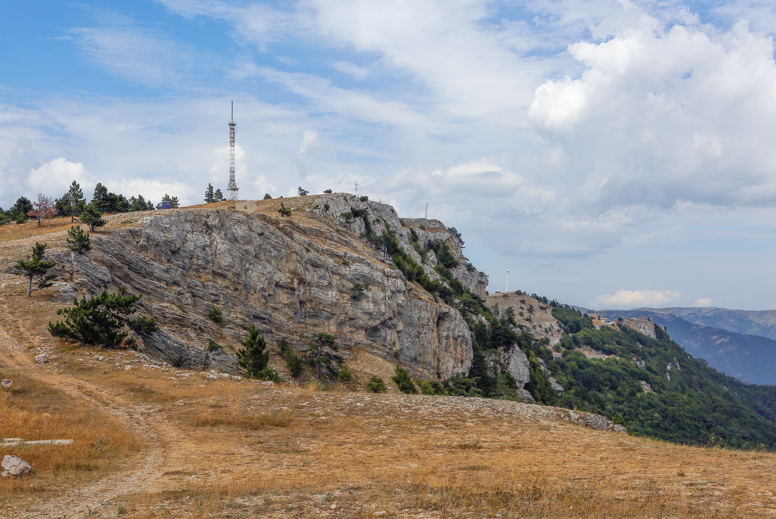 Ай-Петринская яйла, image of landscape/habitat.