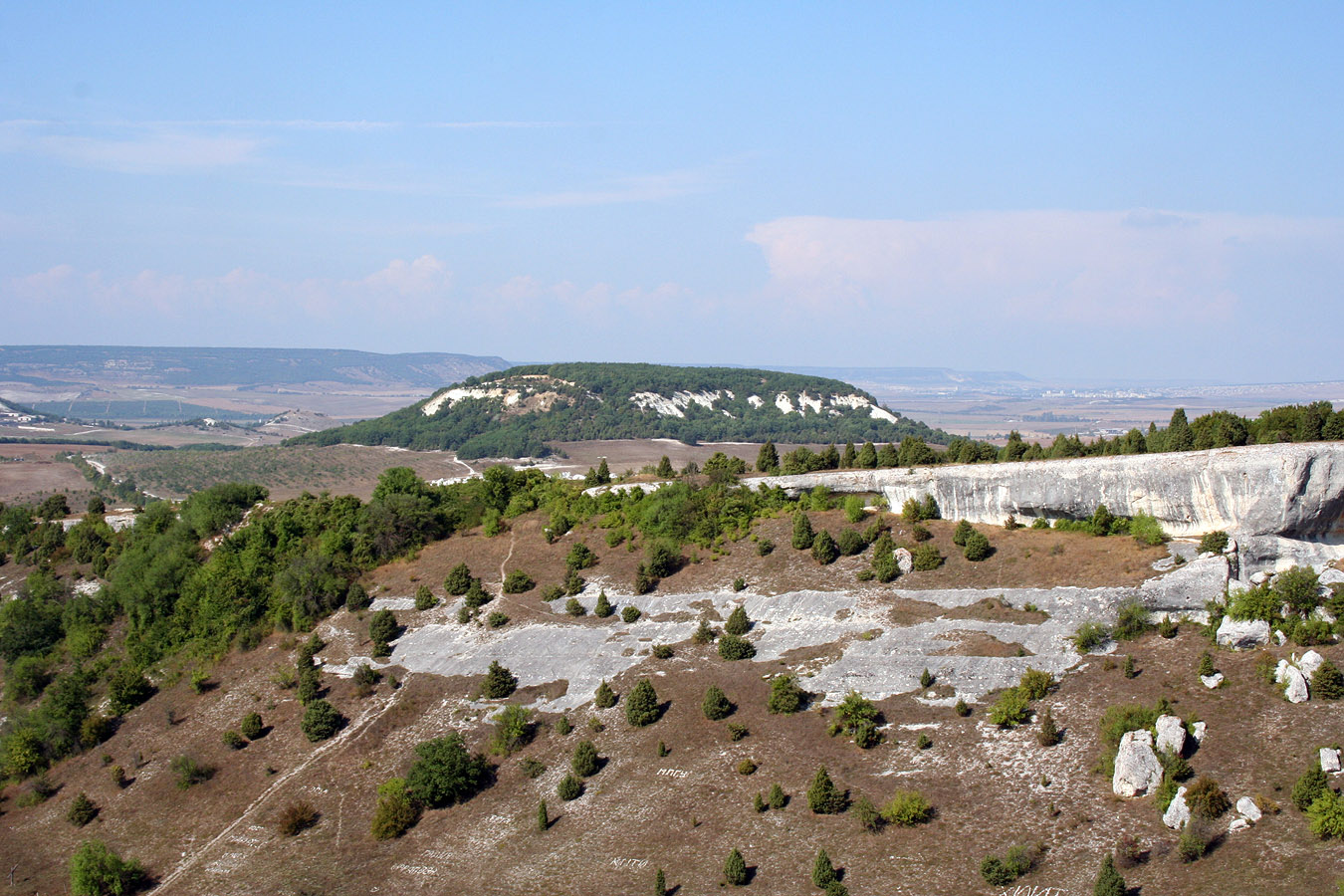 Пещерный город Эски-Кермен, image of landscape/habitat.