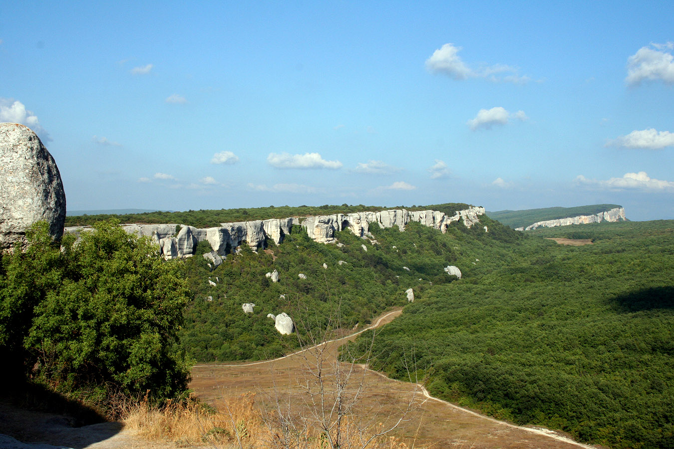Пещерный город Эски-Кермен, image of landscape/habitat.