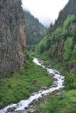Водопад на притоке, изображение ландшафта.