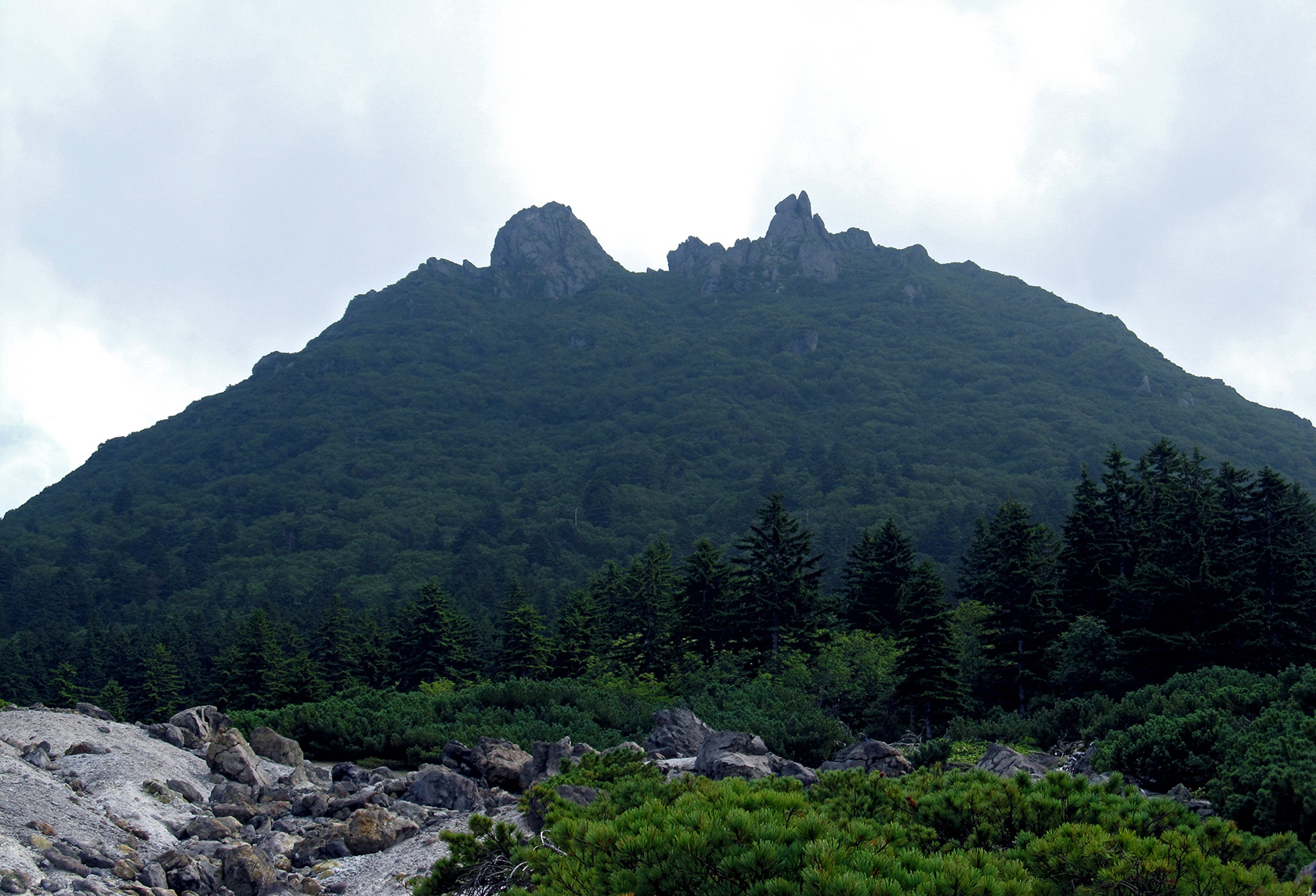 Остров Кунашир, image of landscape/habitat.