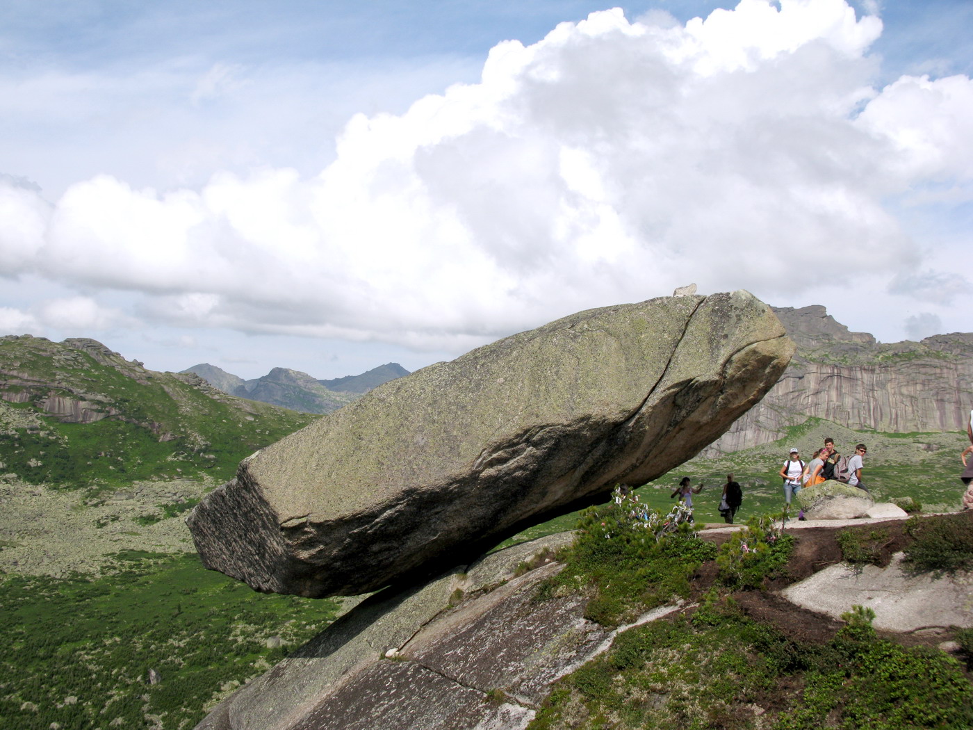 Висячий Камень, image of landscape/habitat.