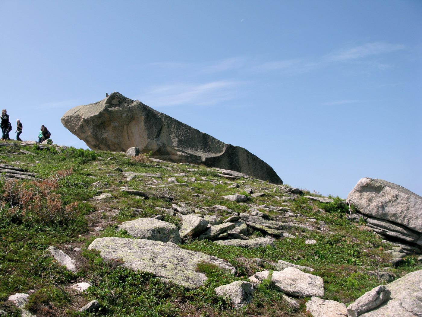 Висячий Камень, изображение ландшафта.