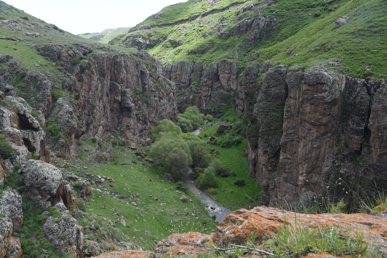Окрестности монастыря Хцконк, image of landscape/habitat.