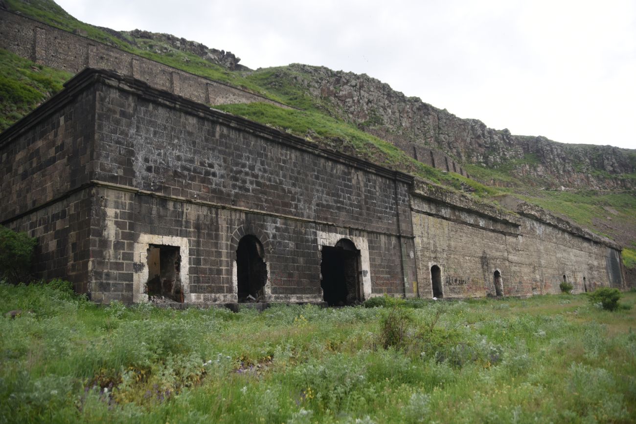 Пороховой склад, изображение ландшафта.