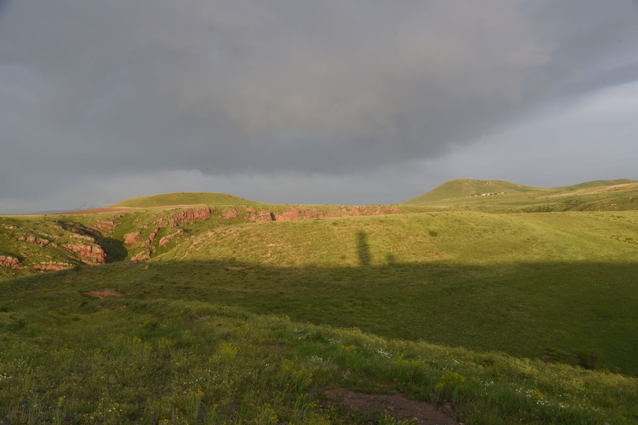 Окрестности монастыря Хоромос, image of landscape/habitat.