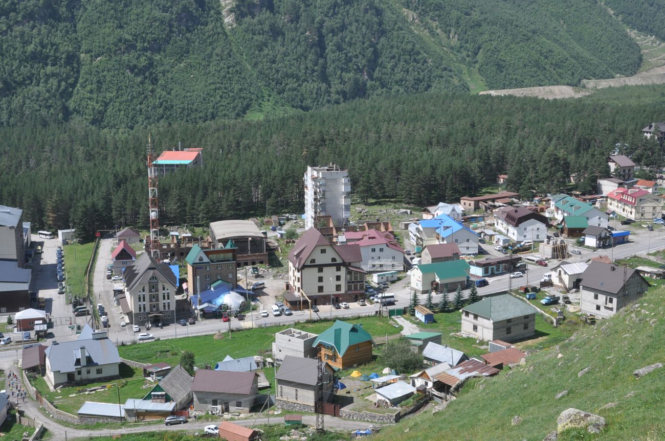 Посёлок Терскол, изображение ландшафта.