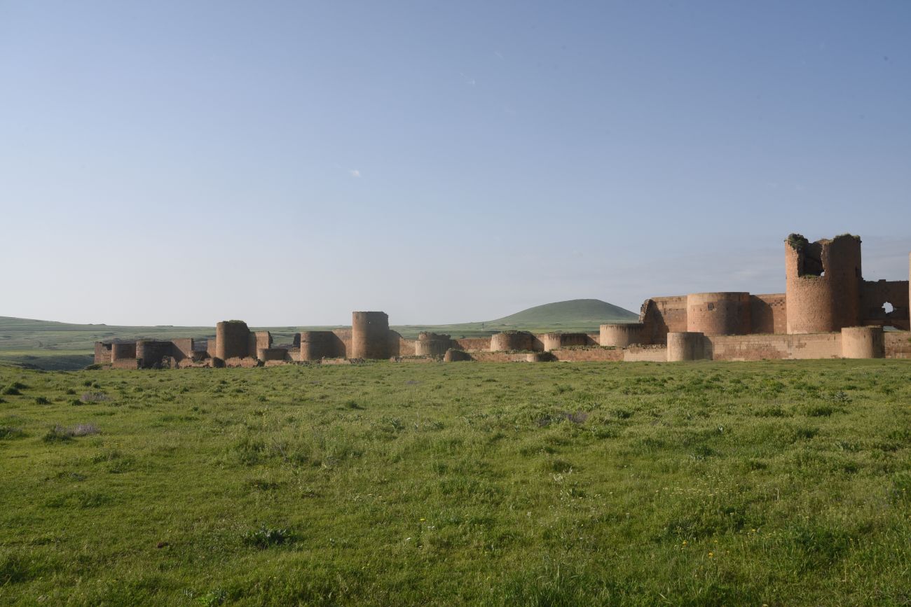 Окрестности бывшего города Ани, image of landscape/habitat.