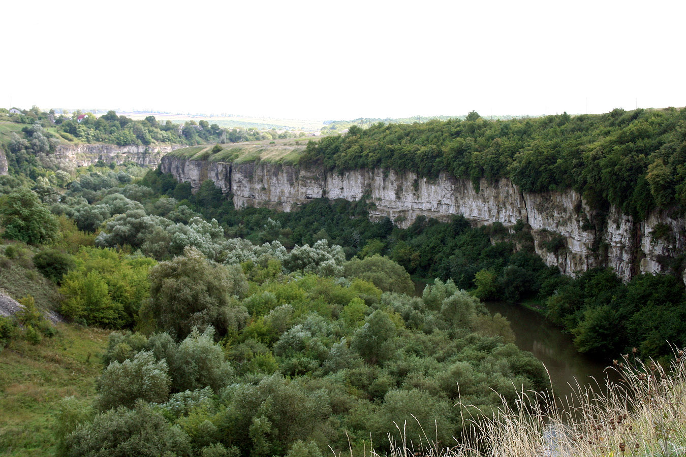 Каньон реки Смотрич, изображение ландшафта.