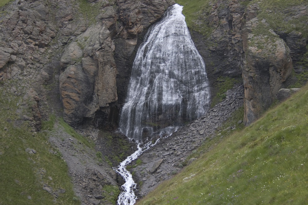 Водопад "Девичьи косы", image of landscape/habitat.