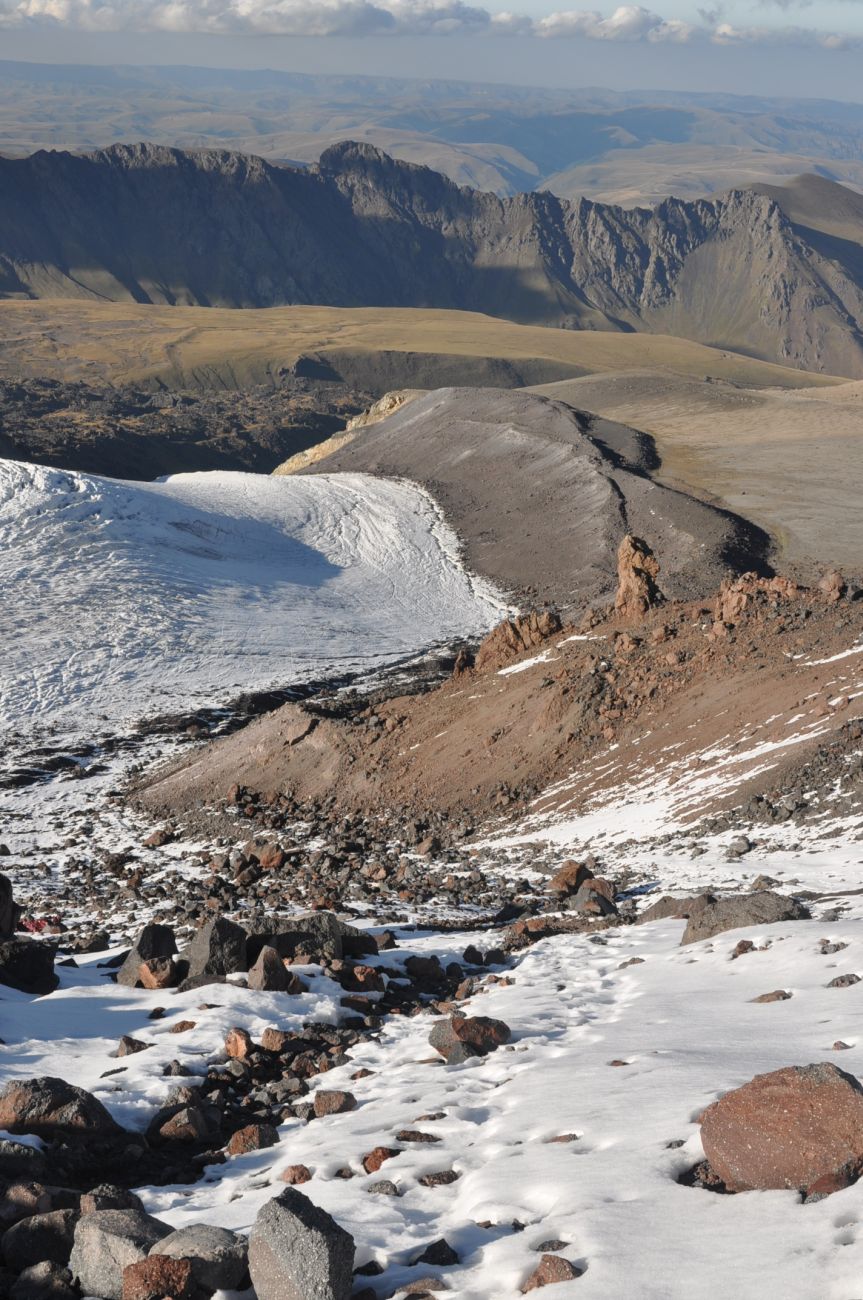 Ледник Уллумалиендерку, image of landscape/habitat.