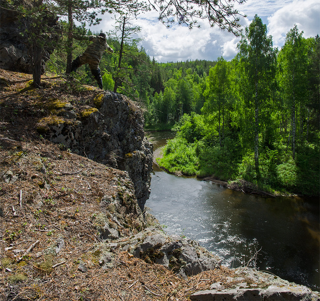 Синие скалы и окрестности, изображение ландшафта.