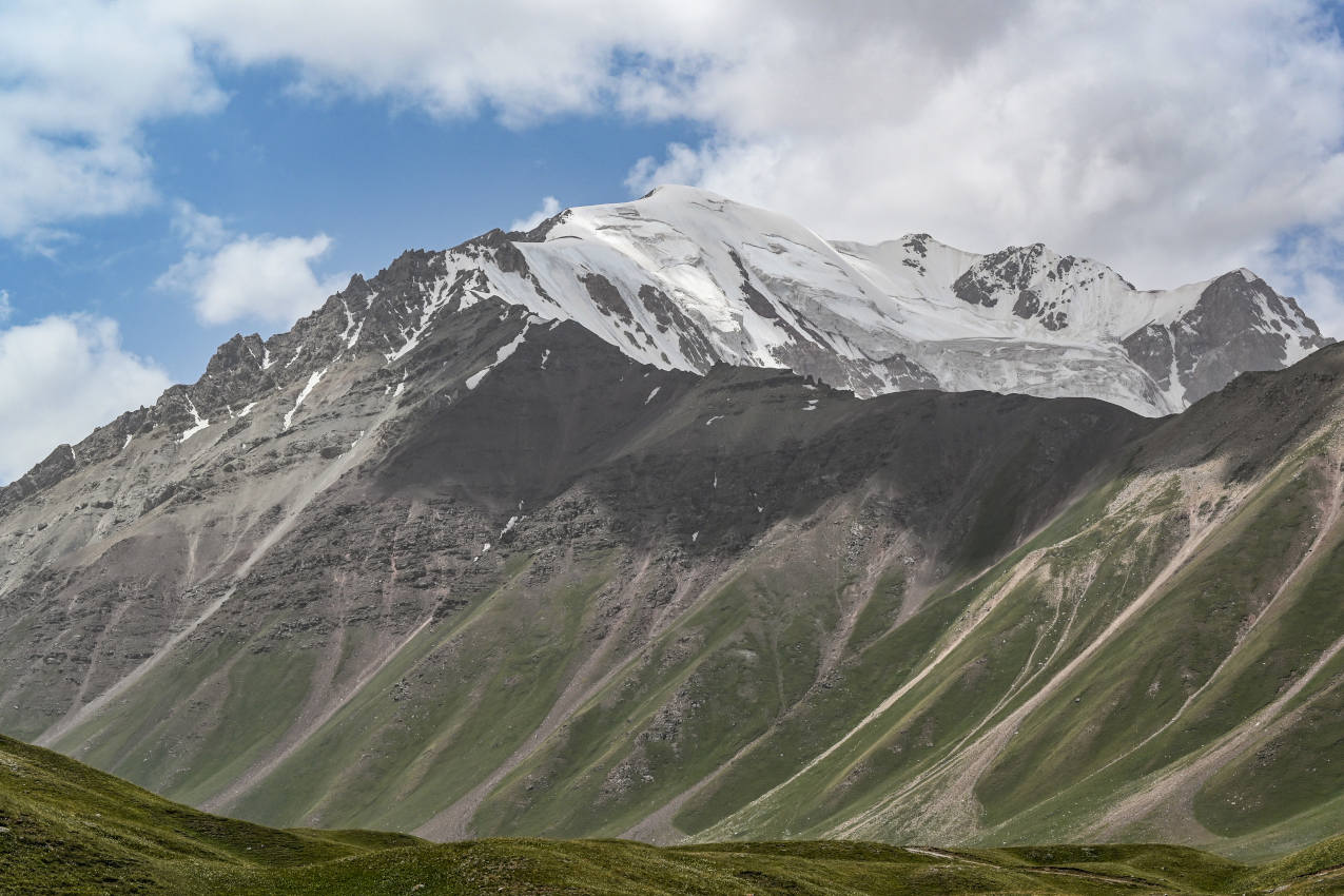 Гребень пика Петровского, image of landscape/habitat.
