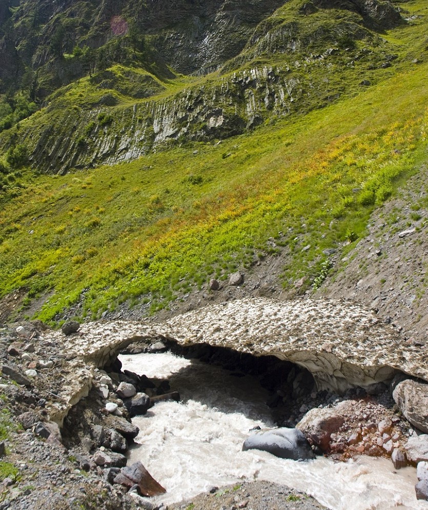 Долина реки Терскол, image of landscape/habitat.