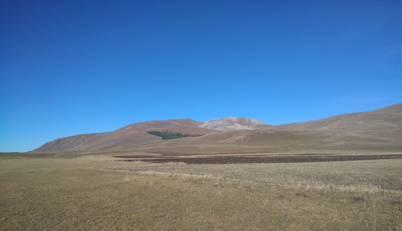 Окрестности горы Патара Абули, изображение ландшафта.