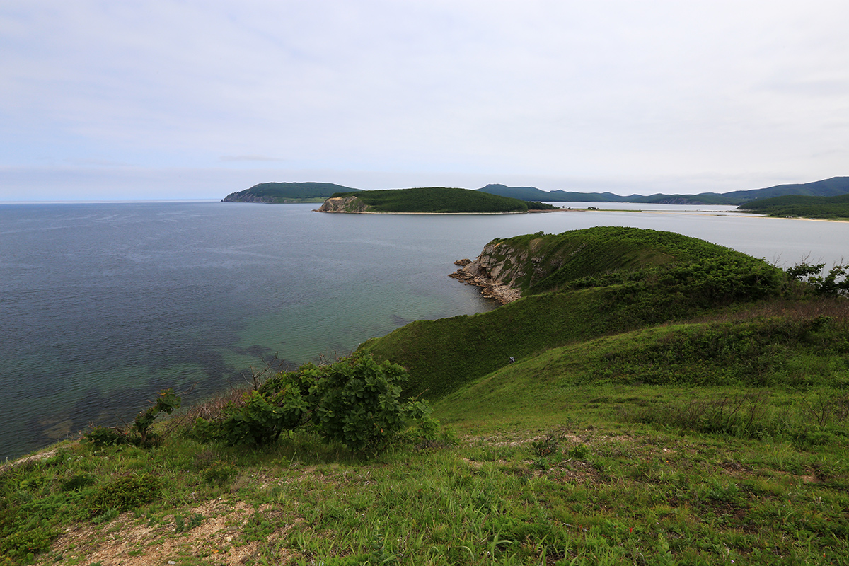 Бухта Средняя, image of landscape/habitat.