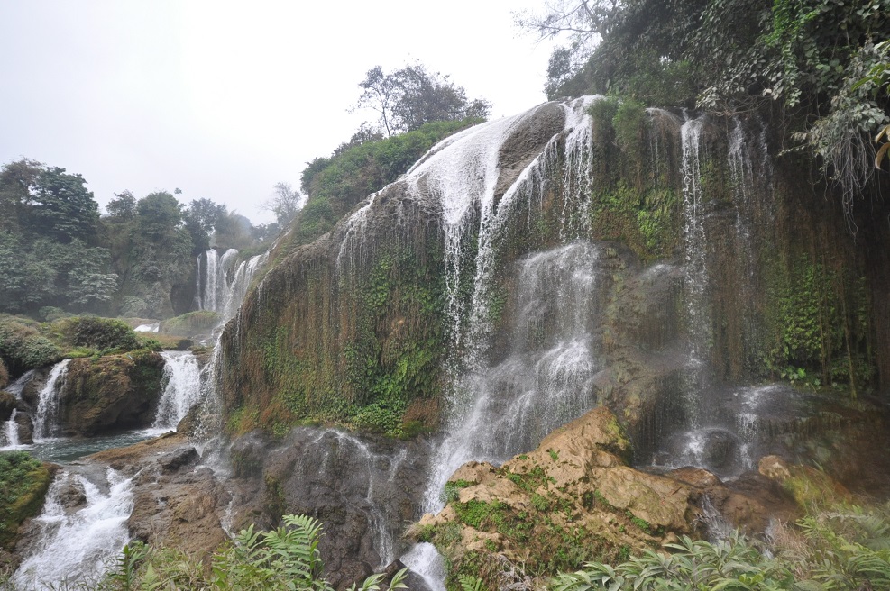 Водопад Детиан, image of landscape/habitat.