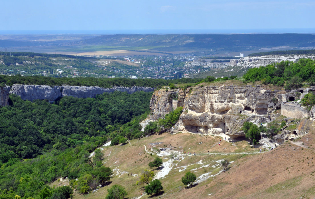 Чуфут-Кале, image of landscape/habitat.